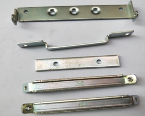 確定衝壓件模具結構形式得要（yào）解決哪些問題