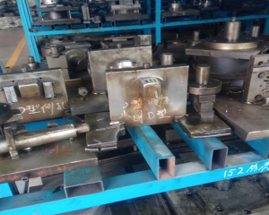 衝模（mó）零件使用場合不（bú）同其表麵粗糙度要求不同